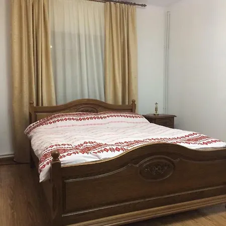 Casa Cu Roze